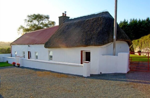 CARTHY'S COTTAGE, pet friendly in Dungarvan, County Waterford