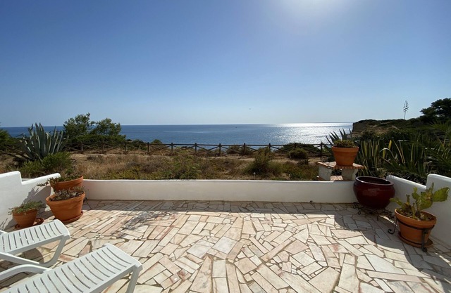 Carvoeiro Sol Right by the sea