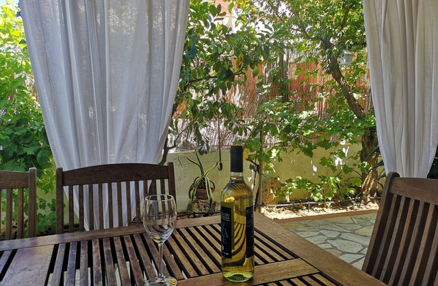 Casa Acqua Marina, 100m to beach: veranda, garden, bbq, air conditioner, WiFi.