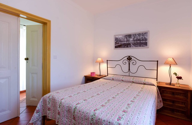CASA AVÓ GUIDA T2, country house
