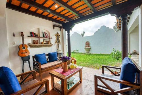 Casa Blanca: Open & Airy for Families in Gated Community