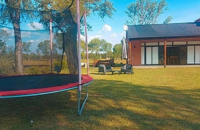 Casa con pileta en Paso de la Patria