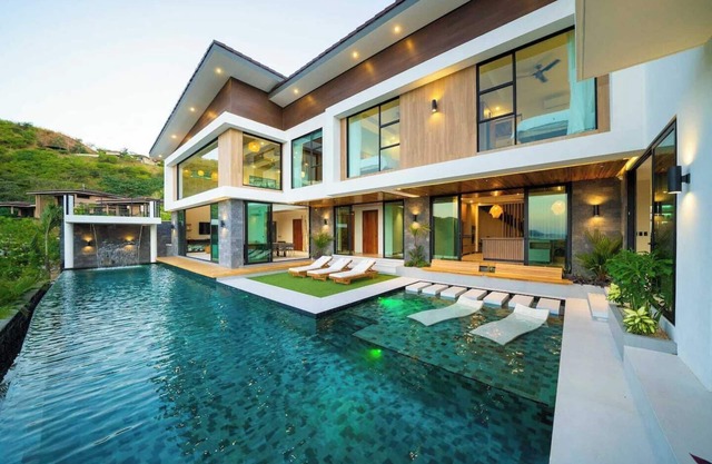 Casa Crystal is a Stylish ocean-view home for 12 Private pool Perfect for families & groups