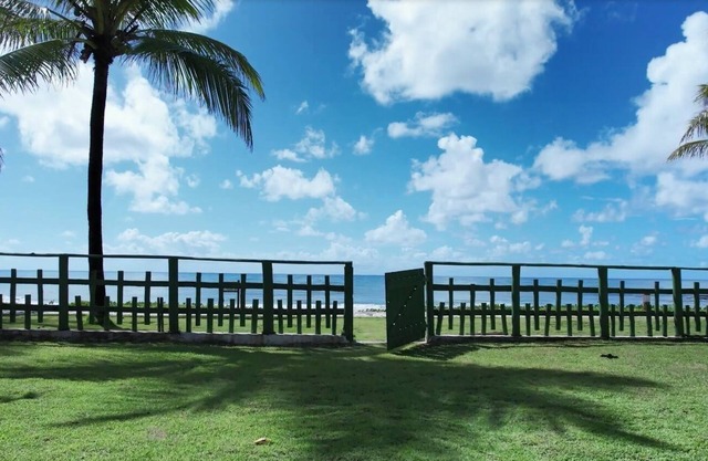 Casa de Gente Feliz Guarajuba, swimming pool, sauna, 6 suites on the sand