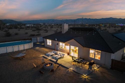 Casa De Kota by AvantStay Pool Firepit Games Secluded Chic