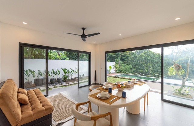 Casa de River 2BR Private Pool Villa near Nyanyi Beach with River & Jungle Views