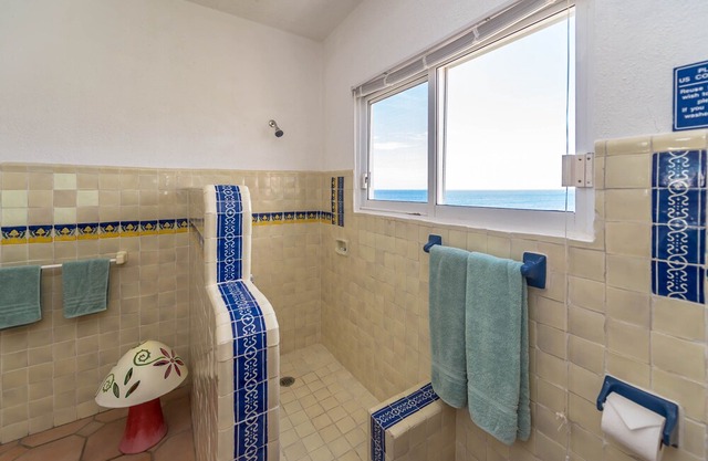 Casa del Mar Oceanfront Home 5 min walk to Beach w/ AC, Wifi, Pool