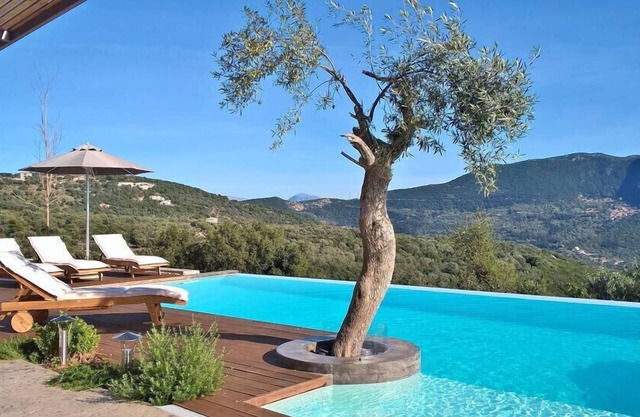 Casa Di Vino Luxury & spacious villa with private pool and jacuzzi