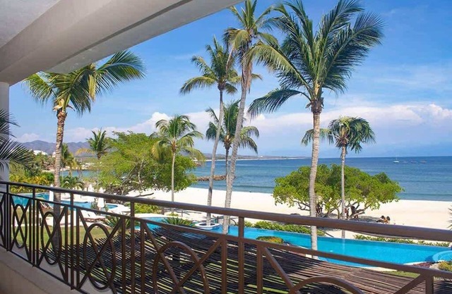 Casa Donnarita–Oceanfront Luxury Condo