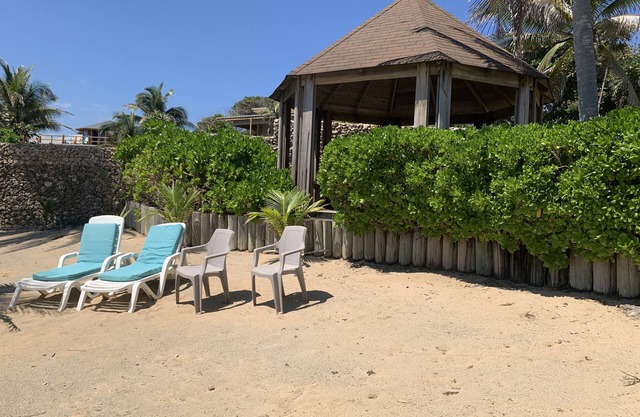 Casa Estrella ~ 2 Bedroom Exclusive Waterfront Luxury with Private Beach