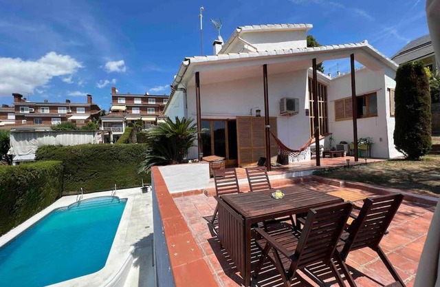 Casa familiar en la playa con piscina