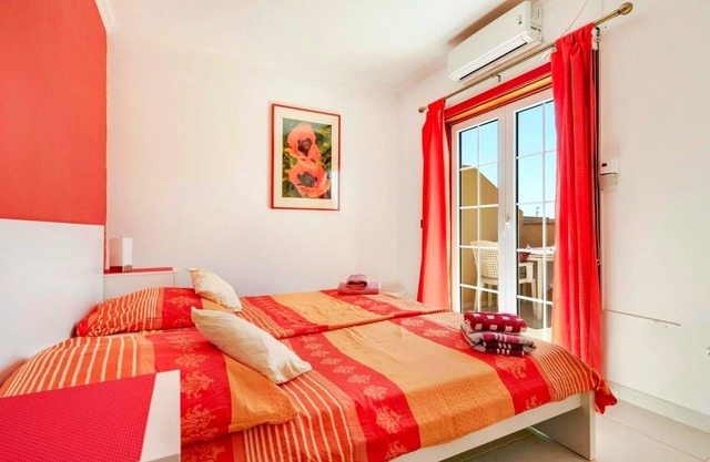 Casa Golfin - colorful house with large terrace in the sunny south