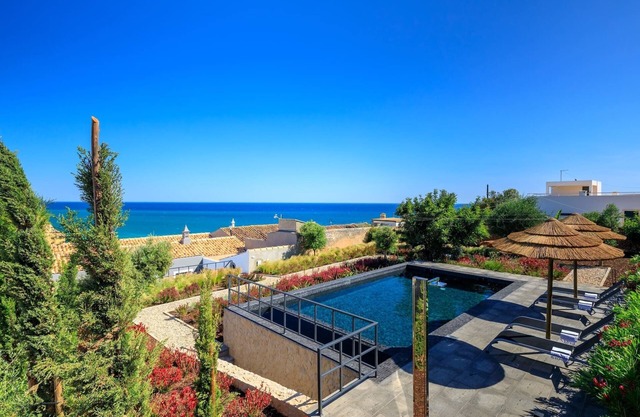 Casa Magnolia - Luxury villa with private heated pool and sea views!