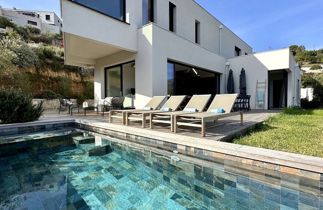 Casa Mare Monti contemporary villa, very beautiful sea and mountain views near the sea