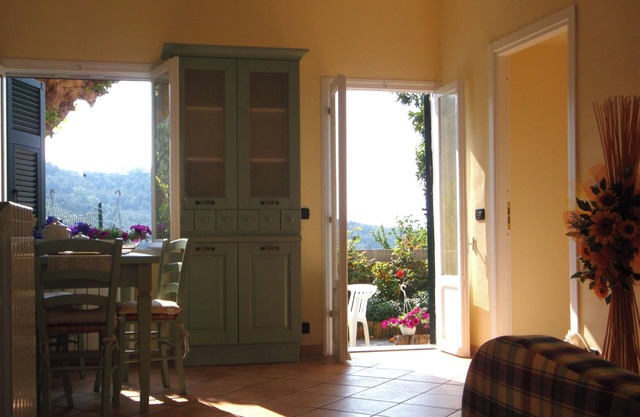 Casa Margherita, cozy house in the ancient village, quiet location