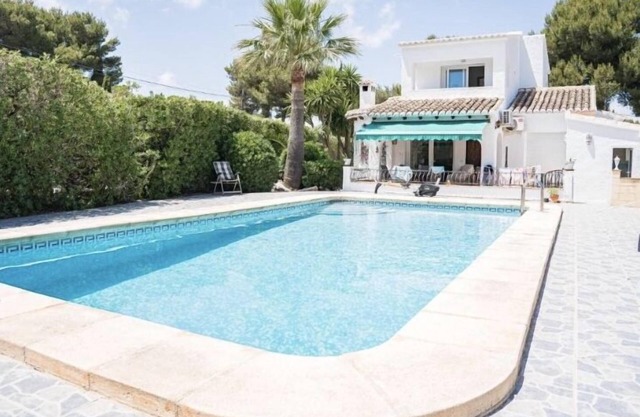 CASA MARIA TOP FLOOR APRTMENT WITH POOL