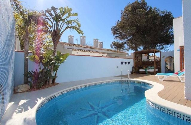 CASA MARINERA,Ideal house for your holidays near the sea, free wifi, optional air conditioning, private pool, pets allowed, dog’s beach