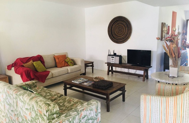 Casa Paradisíaca Gurajuba, 10 km from Praia do Forte