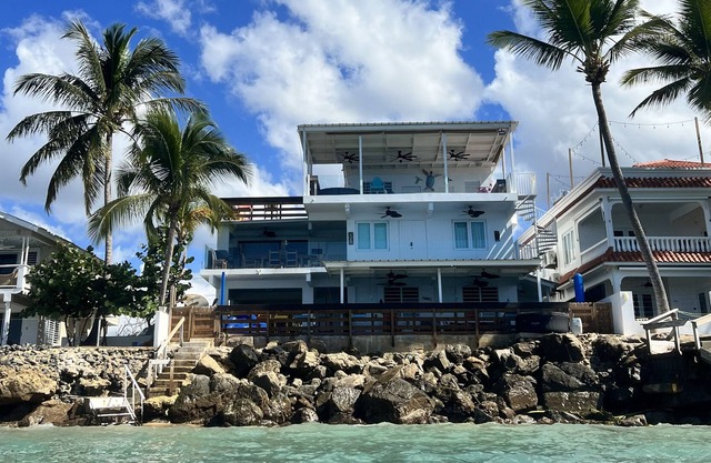 Casa Riptides Direct Oceanfront Oasis with Rooftop! Perfect Beach house