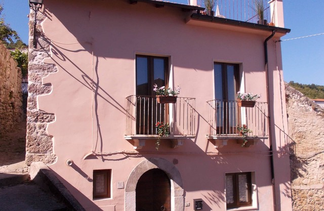 Casa Rosa Detached in middle of Village - Roof Terrace, Garden, WiFi