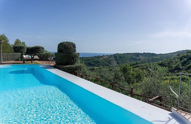 Casa Rosamunda A: A graceful apartment that is part of a villa surrounded by the greenery, with Free WI-FI.