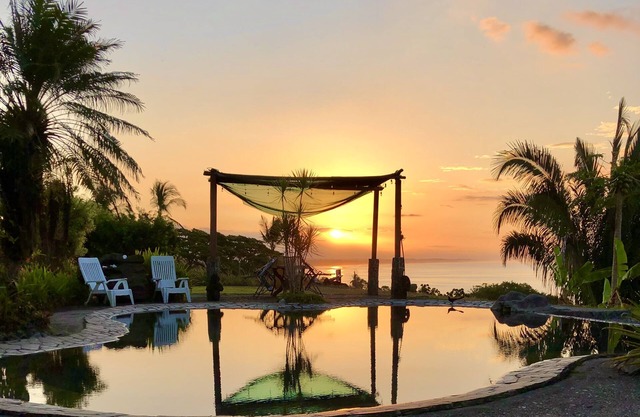 Casa Vista Pacifico, great view ,three minute walk to the beach and restaurants