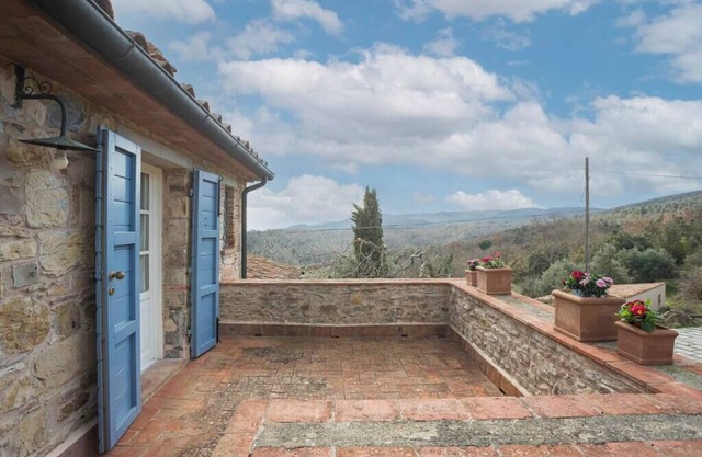 Casale degli Olmi, historic villa with terrace and enchanting view