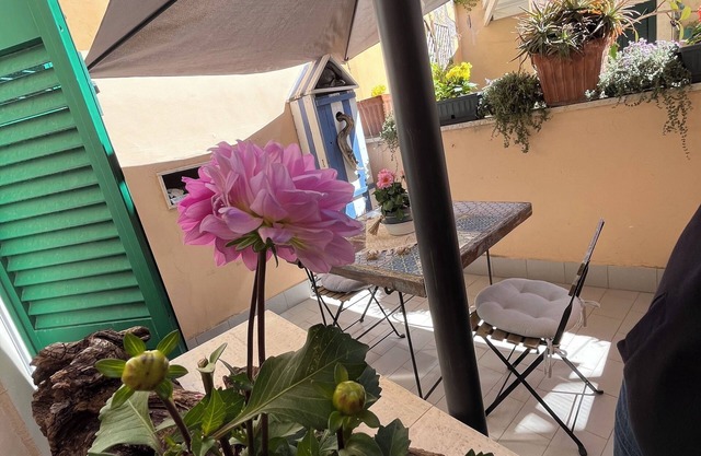 "Casetta del Borghetto" - "In the Heart of the Borghetto" Near the sea and Rome.