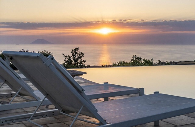 Casetta Nonna Lina, for 4 people, with private pool, sea view, 4 km from Tropea