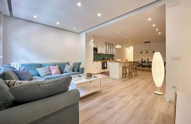 Casita Mela - Apt. for 8 pax w/terrace in Logroño