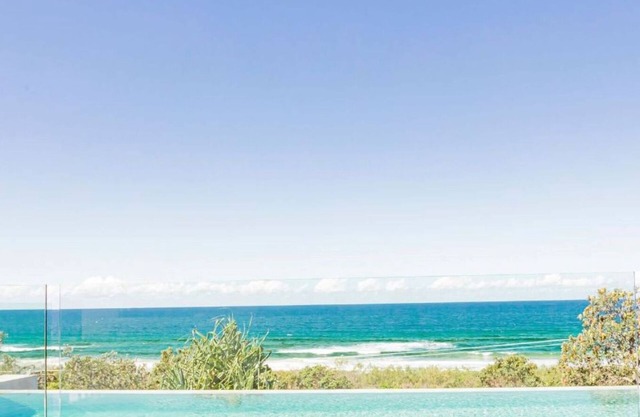 Castaways Beach Escape - 6 Bedroom