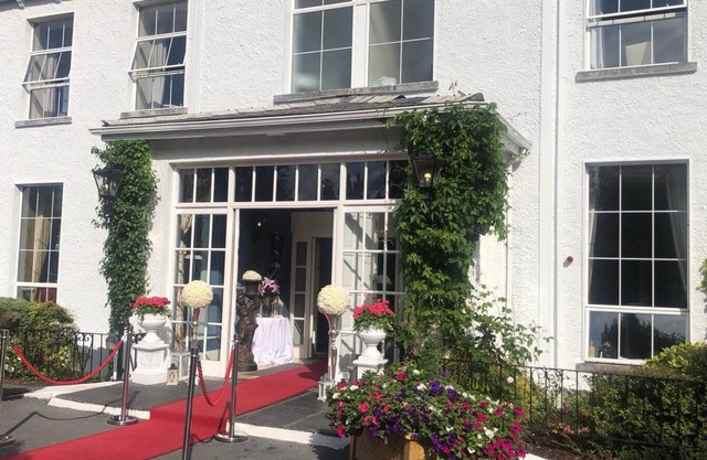 Castle Oaks House Hotel
