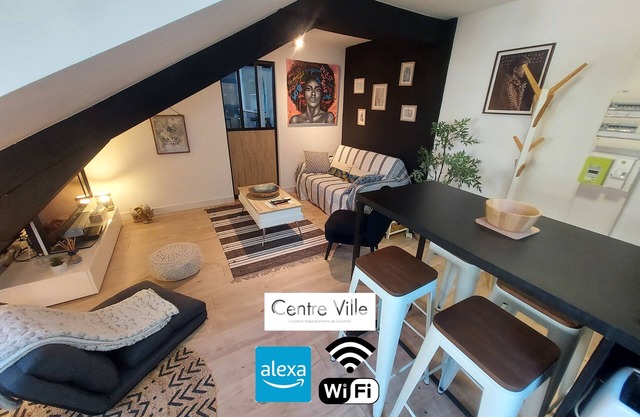 💢 Castle view 💢Hyper Center 💢 WIFI 💢 Renovated💢AIR CONDITIONING/AC