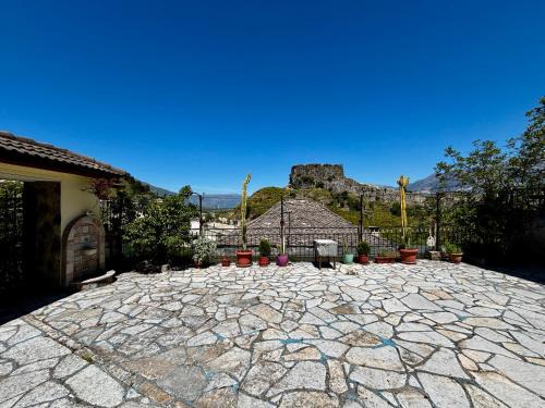 Castle View Veranda Traditional Stone House in Gjirokastër