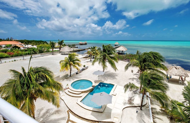 Casual & Comfortable Belize Beach House: Private Pool, Dock, & Secluded Privacyn