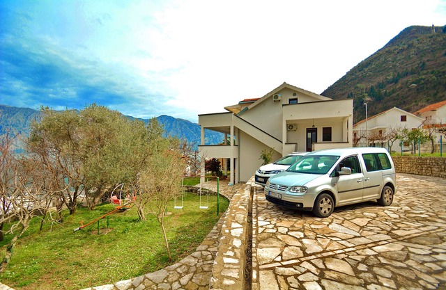 Cattaroom Apartments