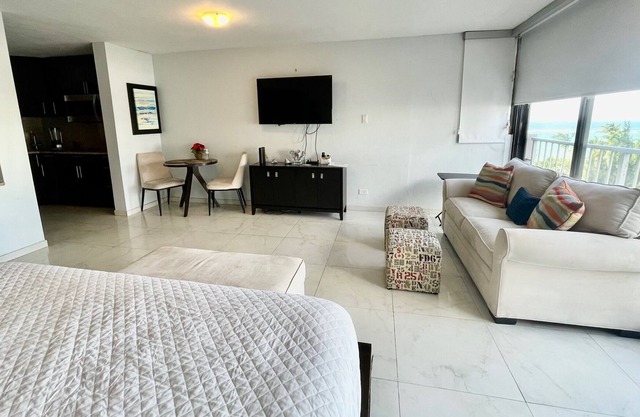 CB7- Beachfront Condo Studio