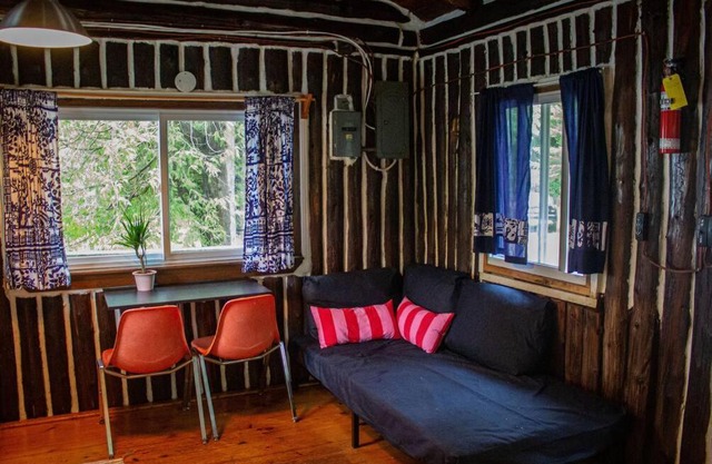 Cedar Cabin - North Frontenac Lodge