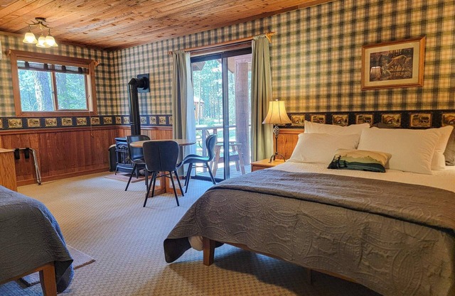Cedar At The Inn Mazama 