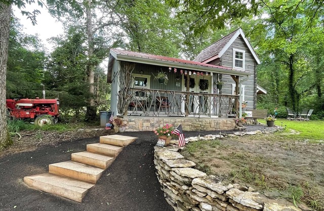 Cedar Twig Cabin: Serene and cozy