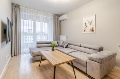 Central Executive Suite by BookingHost