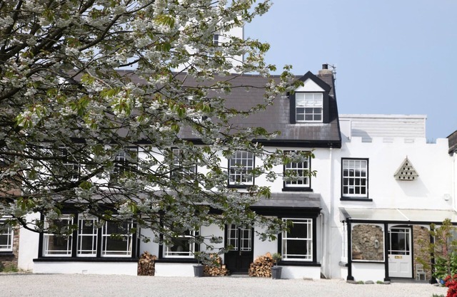 Central part of 15th Century Manor House w/Beach Access, Private pool and Tower