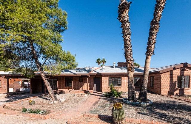 Centrally Located Home Perfect for your Group