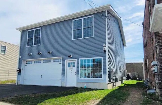 Centrally Located in the Heart ❤ of Newburgh