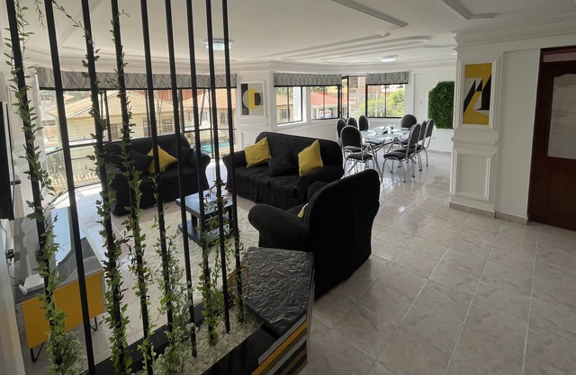Centrico Amplio Y Comodo Apartamento Cbba