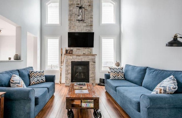 Château Ravine, backing onto a beautiful tree-filled ravine