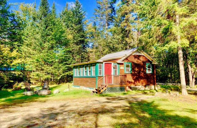 CH Adorable cottage in Franconia minutes from Cannon, Franconia Notch! Fire Pit, wifi, laundry