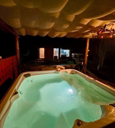 Chalé com Jacuzzi em Morretes