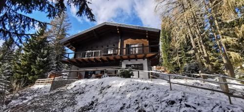 Chalet Alpl - Ferienwohnung Waldblick mit Sauna, Kamin & Whirlwanne