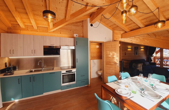 Chalet Delphinette, Morzine, Ski, Private Jacuzzi